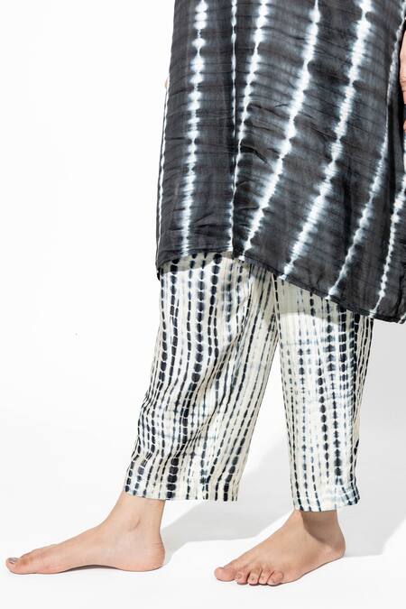 Buy_Anmol Kakad_Black Cotton, Silk Tassels Collared Tie-dye Embroidered Kaftan And Pant Set