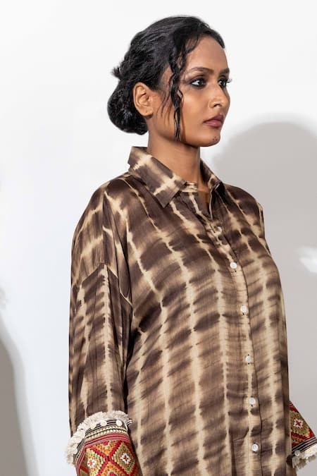 Buy_Anmol Kakad_Beige Cotton, Silk Mirrors, Embroidery Collared Tie-dye Cuff Shirt_Online_at_Aza_Fashions