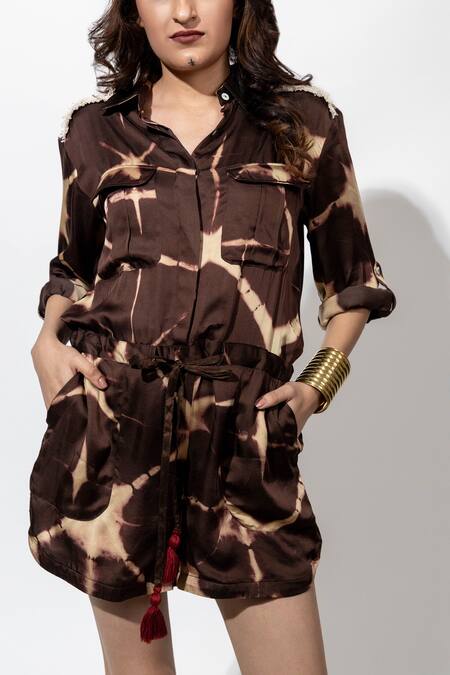 Anmol Kakad_Beige Cotton, Silk Tassels Collared Embroidered Tie-dye Romper_at_Aza_Fashions