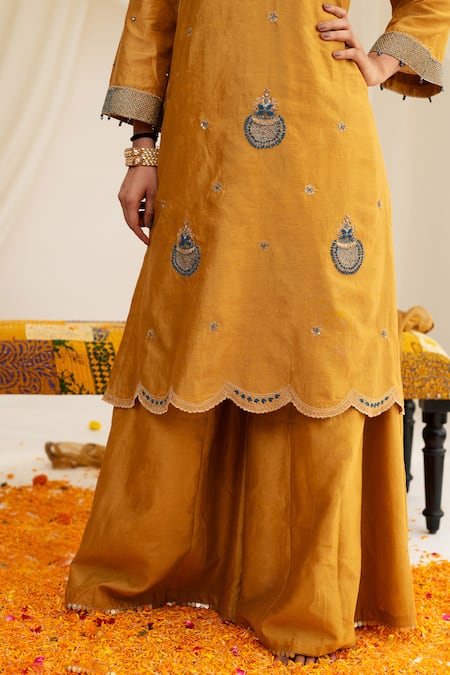 Buy Anushka Repswal - Sewing Love Gold Chanderi, Organza Cut Work, Sequins, Embroidery, Butta Kurta Sharara Set Online at Aza Fashions Buy_Anushka Repswal - Sewing Love_Gold Chanderi, Organza Cut Work, Sequins, Embroidery, Butta Kurta Sharara Set _Online_at_Aza_Fashions