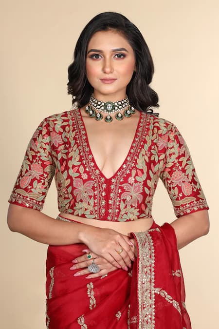 Juhi Shekhawat_Red Silk Organza Sequins V-neck Floral Zari Embroidered Saree Set _at_Aza_Fashions