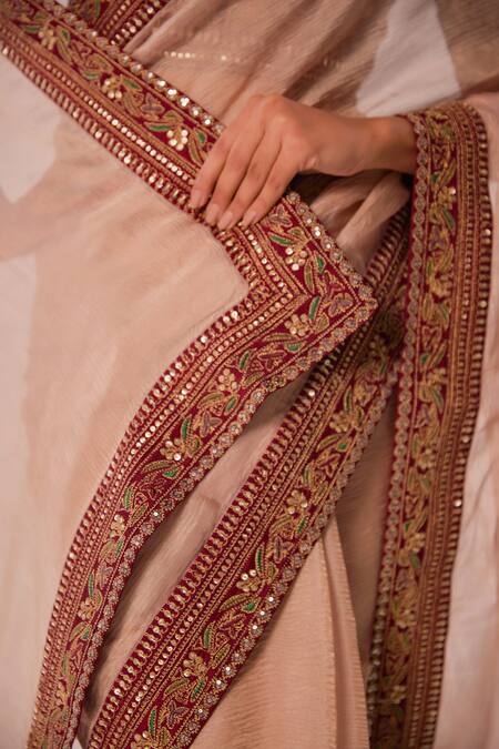 Juhi Shekhawat_Maroon Tissue Zari, Sequins V-neck Floral Motif Embroidered Saree And Blouse _at_Aza_Fashions