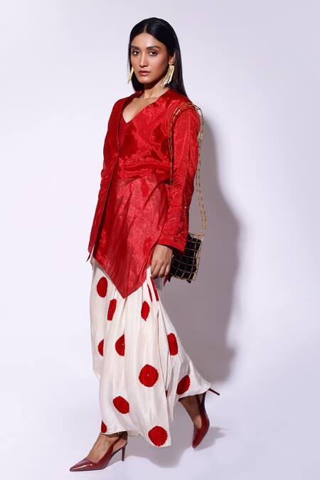 Kritika Murarka_Red Silk Cut Work V-neck Floral Embroidered Top _Online_at_Aza_Fashions