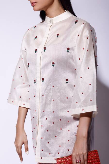 Kritika Murarka_White Chanderi Silk Embroidery Mandarin Collar Rose Motif High Low Shirt _at_Aza_Fashions