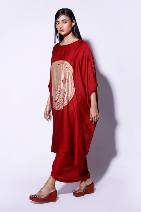 Kritika Murarka_Red Satin Embroidery Boat Neck Circle Bloom Kaftan _Online_at_Aza_Fashions