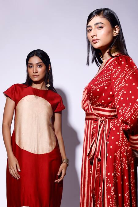 Kritika Murarka_Red Satin Fringe Round Neck Circle Print Midi Dress _at_Aza_Fashions