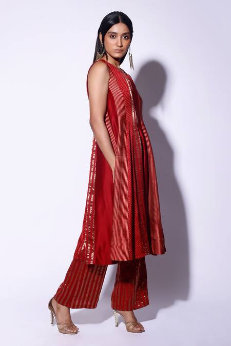 Kritika Murarka_Red Tissue, Satin, Chanderi Silk, Organza V-neck Striped Polka Panelled Kurta _Online_at_Aza_Fashions