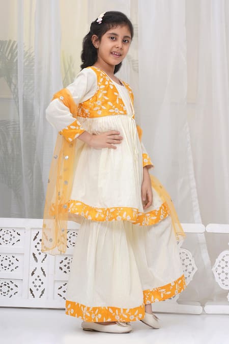 Buy Little Bansi Cream Cotton Embroidery Floral Thread Kurta Set Online at Aza Fashions Buy_Little Bansi_Cream Cotton Embroidery Floral Thread Kurta Set _Online_at_Aza_Fashions