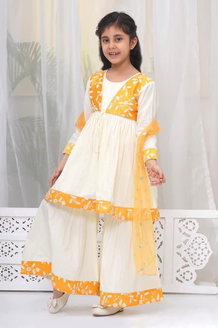 Little Bansi Cream Cotton Embroidery Floral Thread Kurta Set at Aza Fashions Little Bansi_Cream Cotton Embroidery Floral Thread Kurta Set _at_Aza_Fashions