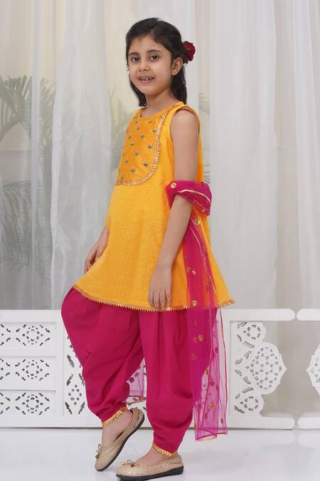 Buy Little Bansi Yellow Cotton Sequins, Embroidery Floral Kurta Set Buy_Little Bansi_Yellow Cotton Sequins, Embroidery Floral Kurta Set