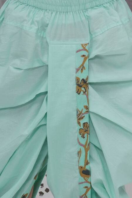 Little Bansi Green Cotton Embroidery Floral And Bird Kurta Set Online at Aza Fashions Little Bansi_Green Cotton Embroidery Floral And Bird Kurta Set _Online_at_Aza_Fashions