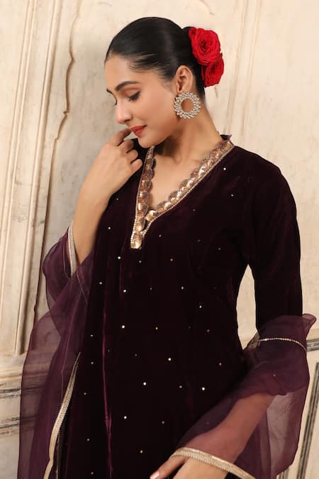 Trendy Tokari_Purple Velvet, Chiffon Sequins Scoop Neck Embroidered Kurta Set_at_Aza_Fashions