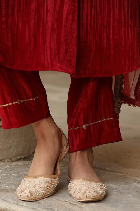 Trendy Tokari_Red Velvet, Silk Embroidery, Cut Work V-neck Bloom Kurta Set _Online_at_Aza_Fashions