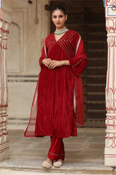 Shop_Trendy Tokari_Red Velvet, Silk Embroidery, Cut Work V-neck Bloom Kurta Set _Online_at_Aza_Fashions