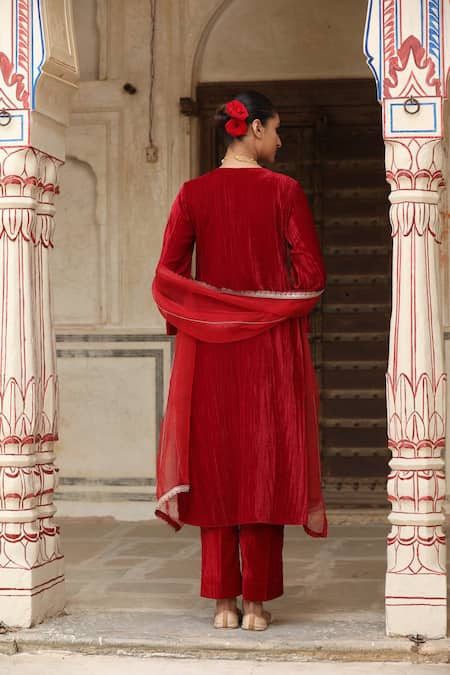 Trendy Tokari Red Bloom Embroidered Kurta Set 