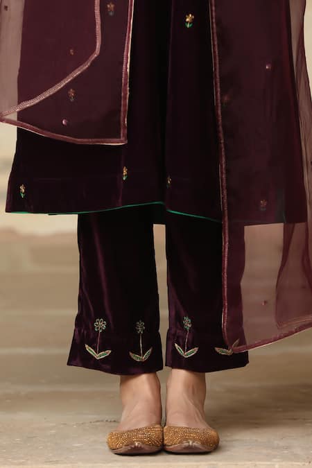 Buy_Trendy Tokari_Purple Velvet, Chiffon Cut Work, Embroidery, Sequins, Diamonds Dabka Kurta Set _Online_at_Aza_Fashions
