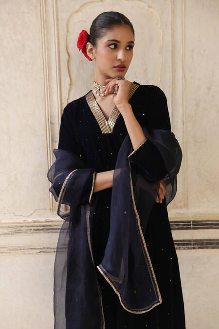 Trendy Tokari_Blue Velvet, Chiffon Sequins V-neck Navy Embroidered Kurta Set _Online_at_Aza_Fashions
