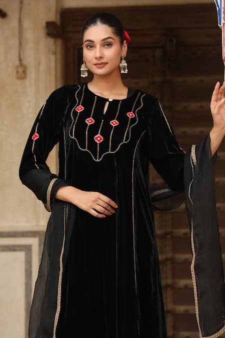 Trendy Tokari_Black Velvet Cut Work Keyhole Neck Geometric Patchwork Kurta Set _Online_at_Aza_Fashions