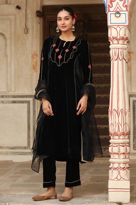 Trendy Tokari_Black Velvet Cut Work Keyhole Neck Geometric Patchwork Kurta Set _at_Aza_Fashions