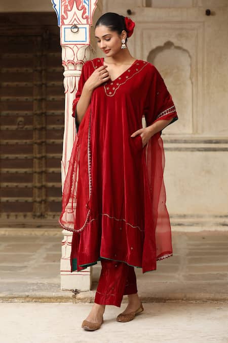 Buy_Trendy Tokari_Red Velvet Sequins, Embroidery V-neck Kaftan Kurta Set _Online_at_Aza_Fashions