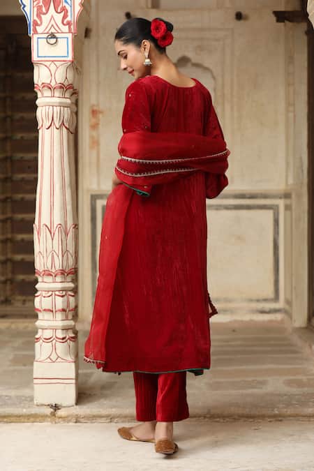 Trendy Tokari Embroidered Velvet Kaftan Kurta Set 