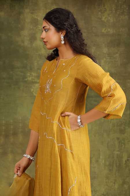 Trendy Tokari Yellow Silk, Organza Embroidery Split V-neck Mustard Pitta Hand Kurta Set at Aza Fashions Trendy Tokari_Yellow Silk, Organza Embroidery Split V-neck Mustard Pitta Hand Kurta Set _at_Aza_Fashions