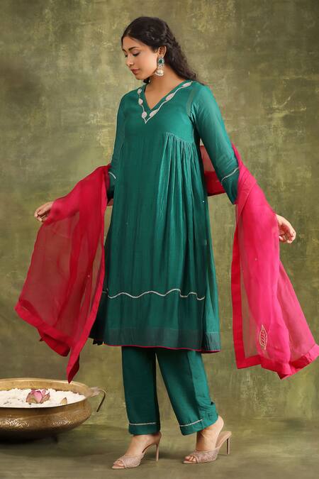 Trendy Tokari Green Silk, Organza Beads, Embroidery V-neck Hand A-line Kurta Set at Aza Fashions Trendy Tokari_Green Silk, Organza Beads, Embroidery V-neck Hand A-line Kurta Set _at_Aza_Fashions