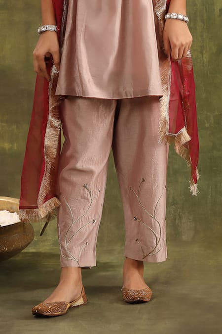 Trendy Tokari Pink Silk, Chanderi Embroidery, Lace V-neck Kiran A-line Short Kurta Set Online at Aza Fashions Trendy Tokari_Pink Silk, Chanderi Embroidery, Lace V-neck Kiran A-line Short Kurta Set _Online_at_Aza_Fashions