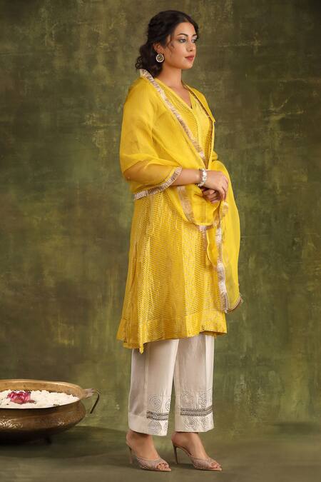 Shop Trendy Tokari Ivory Silk, Organza Embroidery, Lace V-neck Stripe Pattern A-line Kurta Set Shop_Trendy Tokari_Ivory Silk, Organza Embroidery, Lace V-neck Stripe Pattern A-line Kurta Set