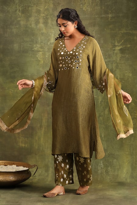 Buy Trendy Tokari Green Silk, Jacquard, Organza Mirrors, Embroidery V-neck And Thread Kurta Set Online at Aza Fashions Buy_Trendy Tokari_Green Silk, Jacquard, Organza Mirrors, Embroidery V-neck And Thread Kurta Set _Online_at_Aza_Fashions