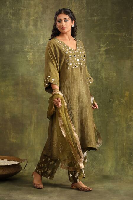 Shop Trendy Tokari Green Silk, Jacquard, Organza Mirrors, Embroidery V-neck And Thread Kurta Set Online at Aza Fashions Shop_Trendy Tokari_Green Silk, Jacquard, Organza Mirrors, Embroidery V-neck And Thread Kurta Set _Online_at_Aza_Fashions