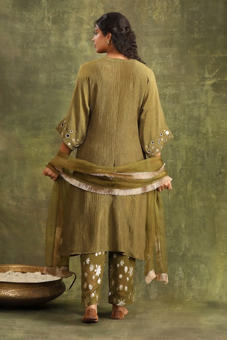 Shop Trendy Tokari Green Silk, Jacquard, Organza Mirrors, Embroidery V-neck And Thread Kurta Set at Aza Fashions Shop_Trendy Tokari_Green Silk, Jacquard, Organza Mirrors, Embroidery V-neck And Thread Kurta Set _at_Aza_Fashions