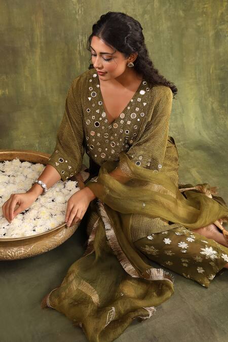 Trendy Tokari Green Silk, Jacquard, Organza Mirrors, Embroidery V-neck And Thread Kurta Set at Aza Fashions Trendy Tokari_Green Silk, Jacquard, Organza Mirrors, Embroidery V-neck And Thread Kurta Set _at_Aza_Fashions