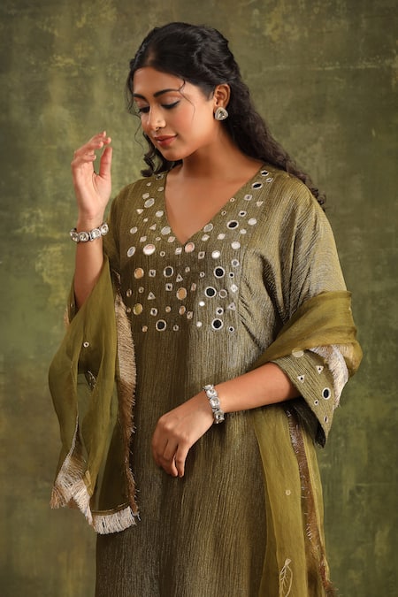 Buy Trendy Tokari Green Silk, Jacquard, Organza Mirrors, Embroidery V-neck And Thread Kurta Set Buy_Trendy Tokari_Green Silk, Jacquard, Organza Mirrors, Embroidery V-neck And Thread Kurta Set