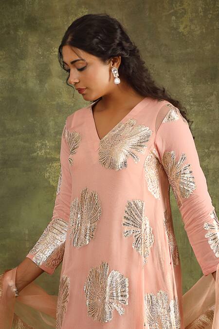 Buy_Trendy Tokari_Peach Silk, Chanderi Embroidery V-neck Floral Asymmetric Kurta Set _Online_at_Aza_Fashions