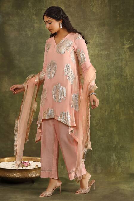 Shop_Trendy Tokari_Peach Silk, Chanderi Embroidery V-neck Floral Asymmetric Kurta Set _Online_at_Aza_Fashions