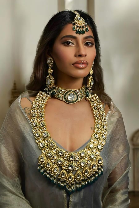 Shop Amaara Jewels Green Pearls, Embroidery, Diamonds Bridal Necklace Set With Emerald And at Aza Fashions Shop_Amaara Jewels_Green Pearls, Embroidery, Diamonds Bridal Necklace Set With Emerald And _at_Aza_Fashions