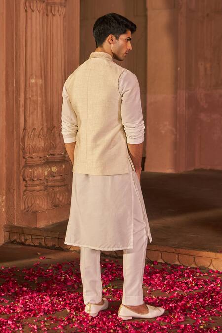 Nidhika Shekhar Ivory Silk, Cotton Embroidery Floral Quilted Bundi Kurta Set at Aza Fashions Nidhika Shekhar_Ivory Silk, Cotton Embroidery Floral Quilted Bundi Kurta Set _at_Aza_Fashions