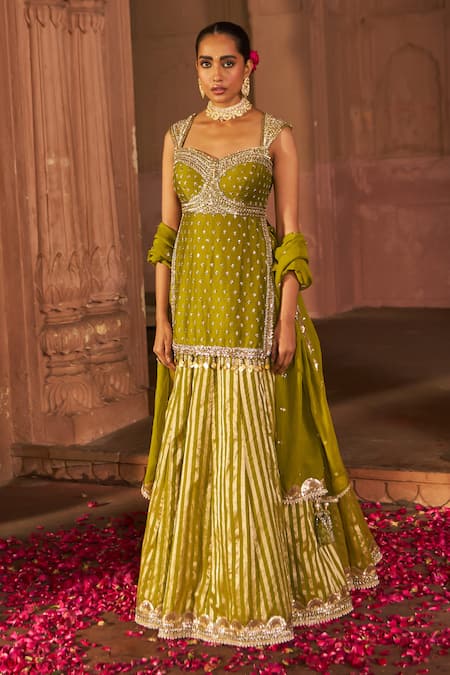 Nidhika Shekhar Jashn-E-Bahar Bullian Bloom Embroidered Kurta Lehenga Set 