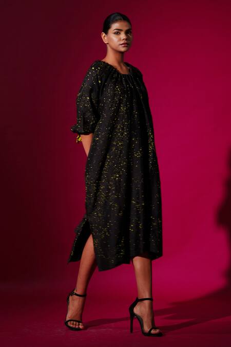 Stoique_Black Round Neck Oversized Splash Pattern Midi Dress _at_Aza_Fashions