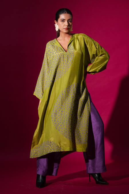 Shop_Stoique_Purple Muslin Solid Straight Trouser _Online_at_Aza_Fashions