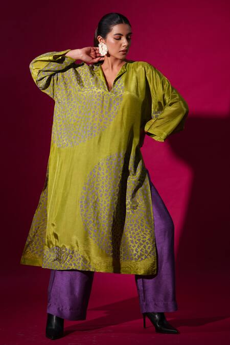 Stoique_Purple Muslin Solid Straight Trouser _at_Aza_Fashions