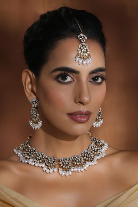 Swabhimann_White Pearls Rhodium Plated Polki Necklace Set _Online_at_Aza_Fashions