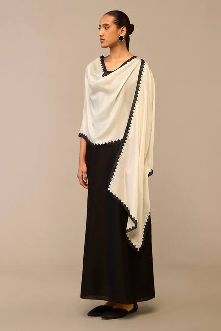 Ampm Ivory Embroidery Minaret Patterned Border Scarf Online at Aza Fashions Ampm_Ivory Embroidery Minaret Patterned Border Scarf _Online_at_Aza_Fashions