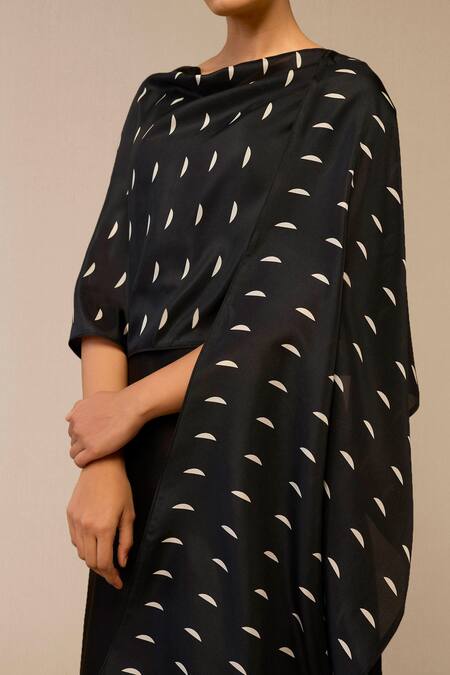 Ampm Black Chanderi Crecent Pattern Scarf Online at Aza Fashions Ampm_Black Chanderi Crecent Pattern Scarf _Online_at_Aza_Fashions