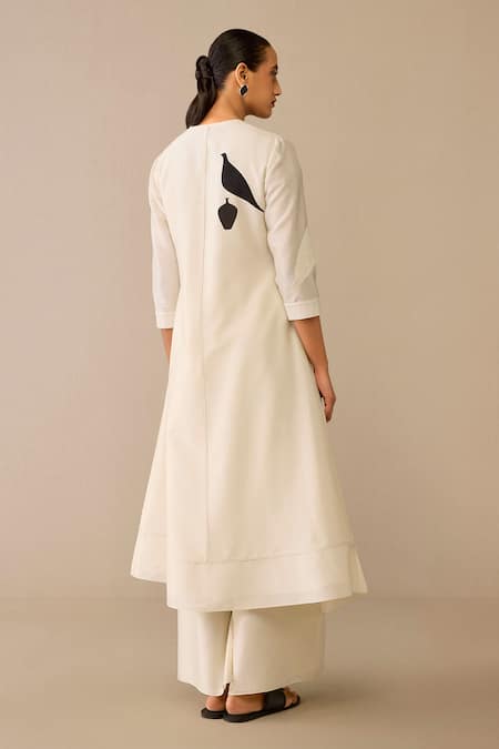 Ampm Ivory Bird Flower Patterned Kurta Set 