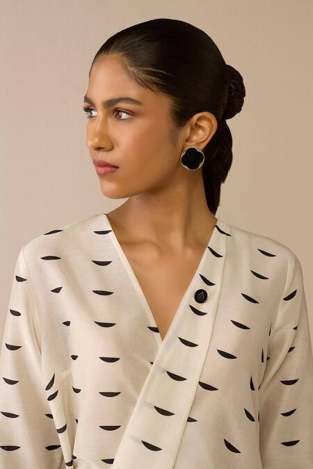 Ampm Ivory Chanderi Brooches, Zari Shawl Neck Asymmetric Tunic And Palazzo Set at Aza Fashions Ampm_Ivory Chanderi Brooches, Zari Shawl Neck Asymmetric Tunic And Palazzo Set _at_Aza_Fashions