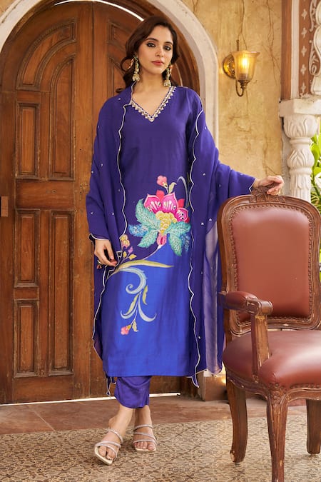 Negra Elegante Floral Placement Print Kurta Set 