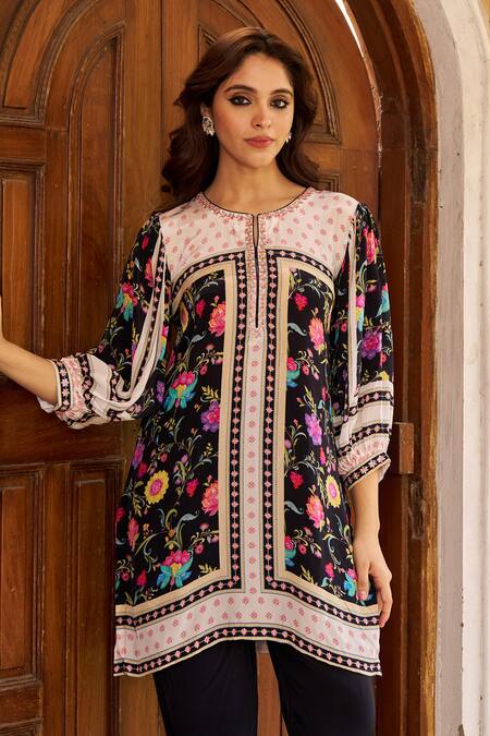 Negra Elegante_Black Crepe Embroidery Round Neck Floral Printed Kurta Set _at_Aza_Fashions