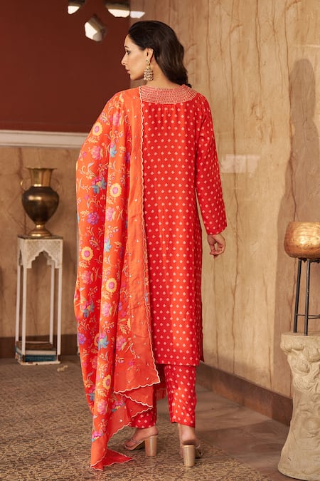 Shop_Negra Elegante_Orange Cotton, Silk Cut Work V-neck Burnt Geometric Print Kurta Set _at_Aza_Fashions